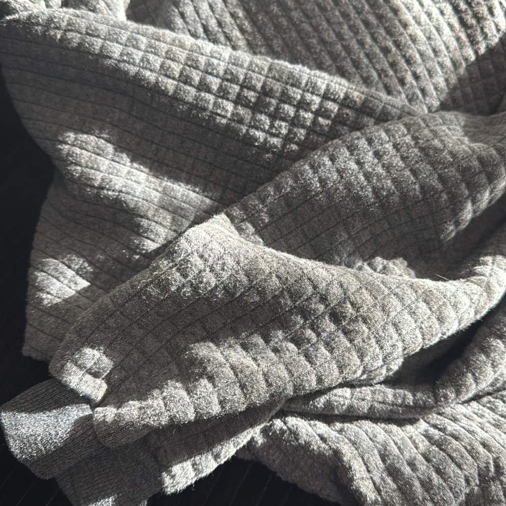 Gray Coofandy Hoodie XXL - Square Knit - Gently Used - Picture 3 of 4